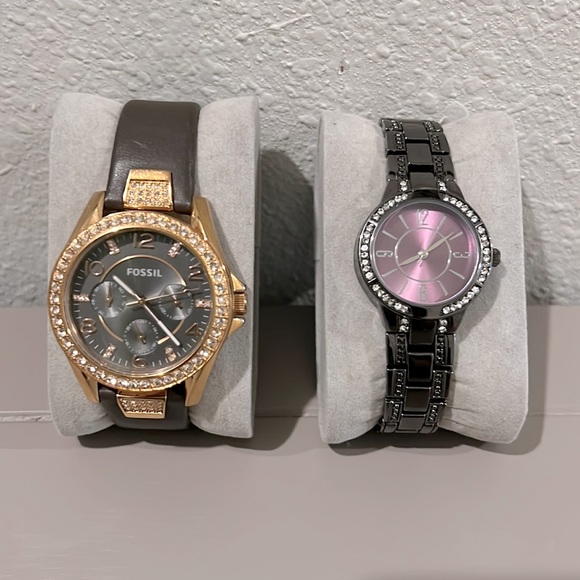 x2 Watches (one is Fossil; the other does not have a listed name) - Picture 1 of 5